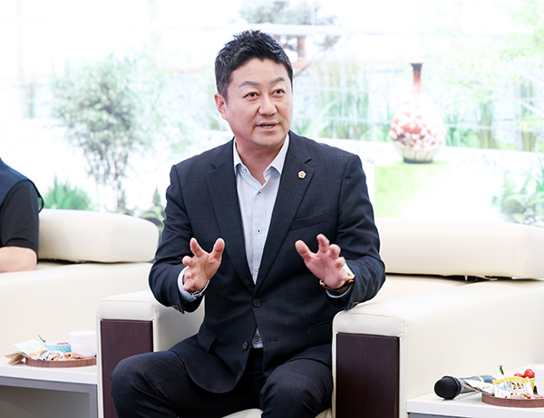 김진경 의장, ‘예담채’ 첫 공식 행사로 의회 청소원 정담회 개최